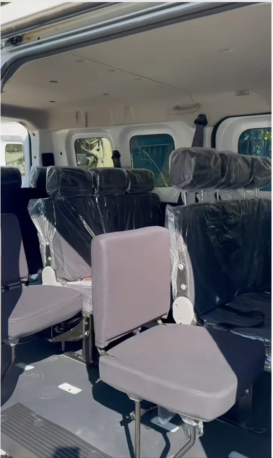 R5 14 seat layout R5 14 seat layout